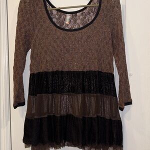 FREE PEOPLE BROWN & BLACK LACE TOP SIZE SMALL LOTS OF STRETCH NYLON/POLY/SPANDEX